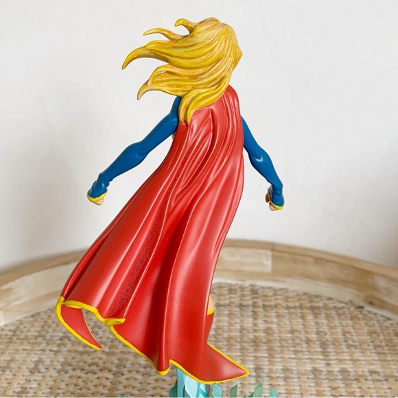 DC Direct Supergirl Mini Statue by Michael Turner - Picture 6 of 14